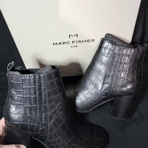 MARC FISHER,  Size 9.5, 10 BLK Leather - Picture 1 of 2